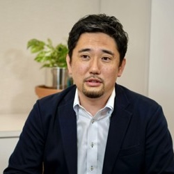 榊原 智之（ さかきばら ともゆき） 氏